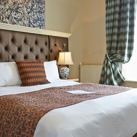 King'S Head Hotel By Greene King Inns Уимборн-Минстер Экстерьер фото