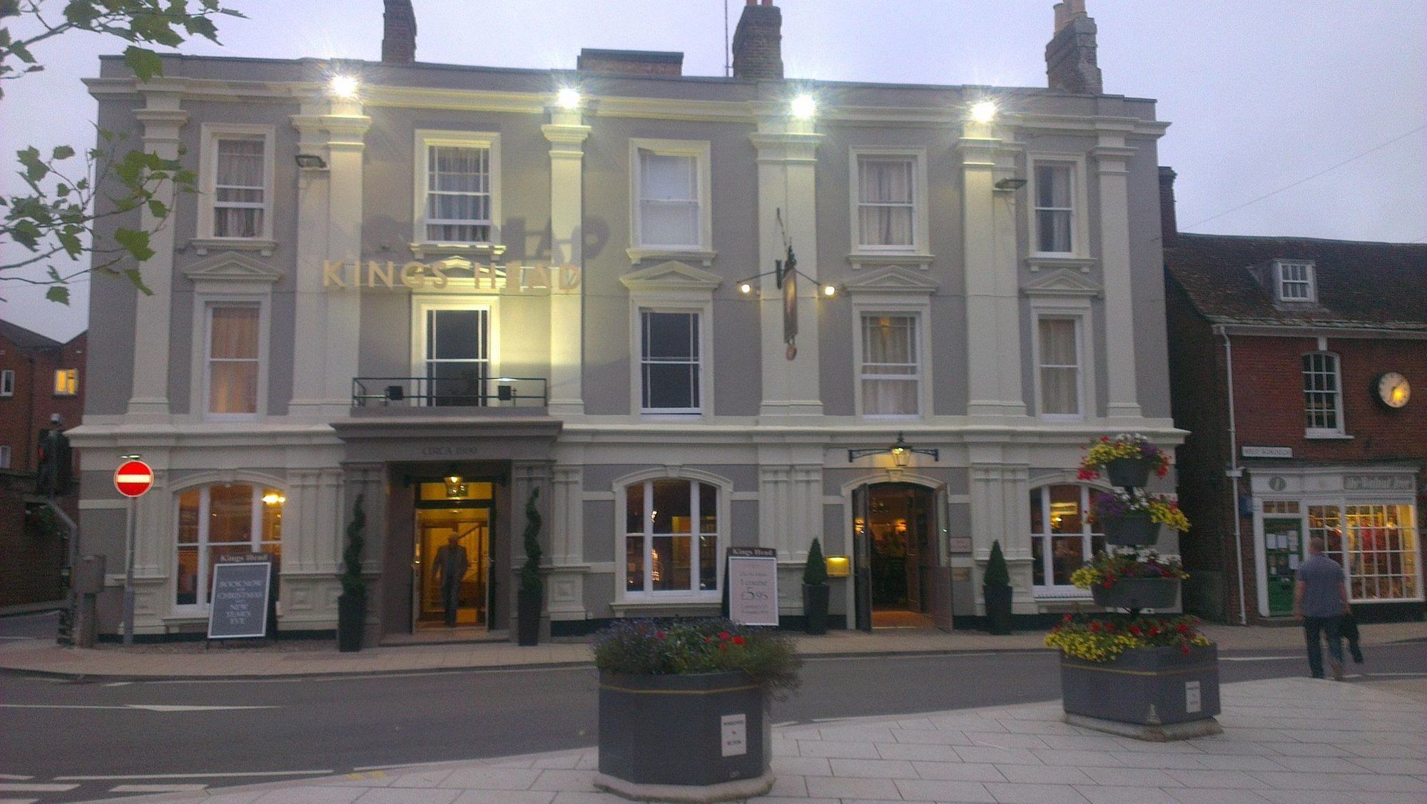 King'S Head Hotel By Greene King Inns Уимборн-Минстер Экстерьер фото