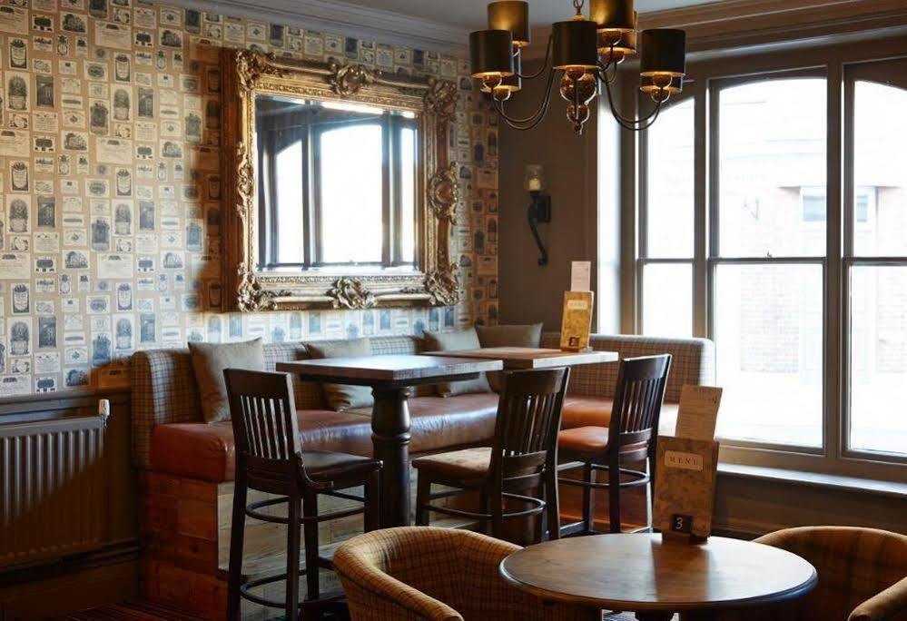 King'S Head Hotel By Greene King Inns Уимборн-Минстер Экстерьер фото