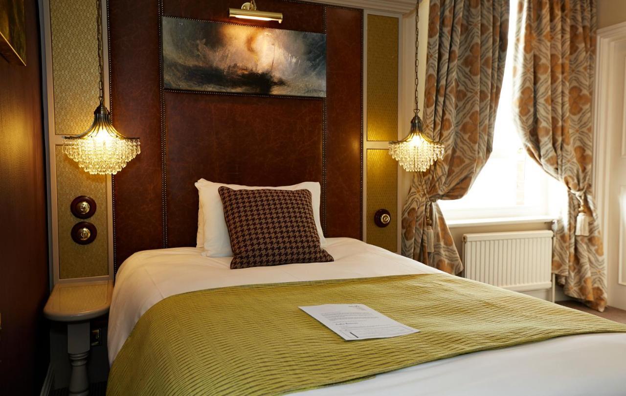 King'S Head Hotel By Greene King Inns Уимборн-Минстер Экстерьер фото